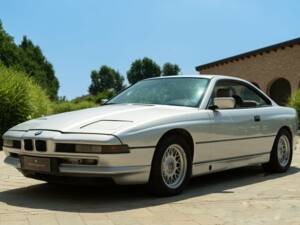 Image 11/50 de BMW 850i (1990)