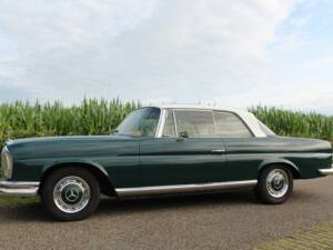 Immagine 5/7 di Mercedes-Benz 220 SE b (1965)