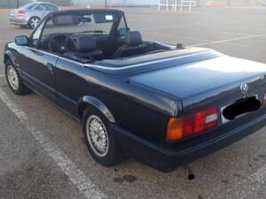 Image 3/21 of BMW 318i (1991)