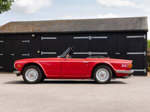Immagine 2/50 di Triumph TR 6 (1975)