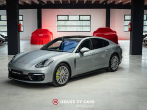 Image 2/49 of Porsche Panamera 4 E-Hybrid (2023)