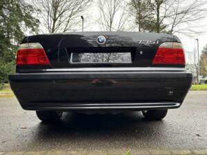 Image 32/50 de BMW 735i (2001)