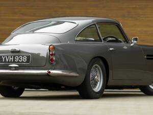 Image 13/50 of Aston Martin DB 4 (1962)