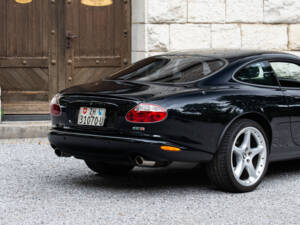 Immagine 22/42 di Jaguar XKR (2003)