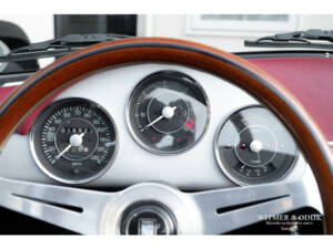 Image 11/28 of Porsche 356 B 1600 Super 90 (1970)