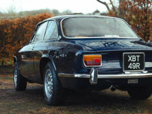 Image 34/50 of Alfa Romeo Giulia 1600 GT Junior (1977)