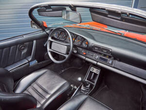 Immagine 37/47 di Porsche 911 Speedster 3.2 (1989)