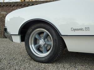 Image 13/50 of Oldsmobile Dynamic 88 (1966)