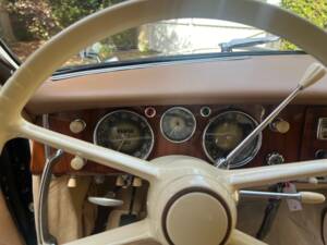 Bild 8/18 von BMW 502 - 3,2 Liter Super (1959)