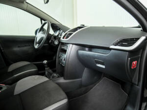 Imagen 12/49 de Peugeot 207 CC 1.6 VTi (2008)