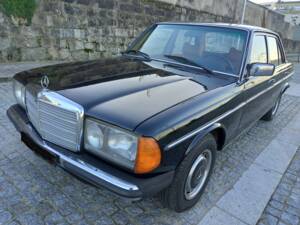 Afbeelding 12/40 van Mercedes-Benz 240 D (1982)