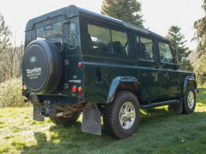 Bild 32/50 von Land Rover Defender 110 (2011)