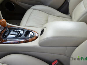 Image 35/46 of Jaguar XJ 8 3.5 (2007)