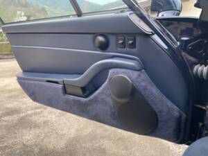 Image 6/8 of Porsche 911 Carrera (1996)