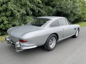 Bild 5/26 von Ferrari 330 GT 2+2 (1966)