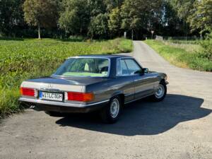 Image 78/196 of Mercedes-Benz 380 SLC (1980)