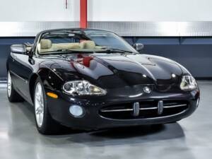 Bild 4/7 von Jaguar XK8 4.0 (2001)