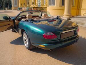 Image 42/49 de Jaguar XK8 4.2 (2003)