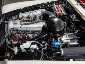 Image 24/28 of Mercedes-Benz 190 SL (1961)