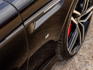 Bild 23/66 von Aston Martin DB 9 GT Volante (2016)