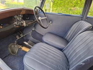Image 16/25 of Morris Eight (1935)