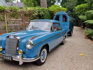 Image 9/100 of Mercedes-Benz 220 SE (1960)