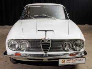 Image 5/98 of Alfa Romeo 2600 Sprint (1964)