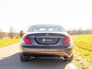 Image 13/67 of Mercedes-Benz CL 500 (2006)