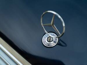 Image 32/50 of Mercedes-Benz C 320 T (2001)