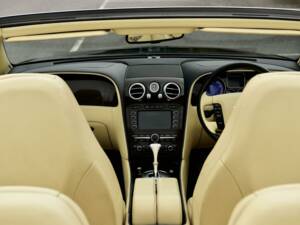 Image 36/50 de Bentley Continental GTC (2008)