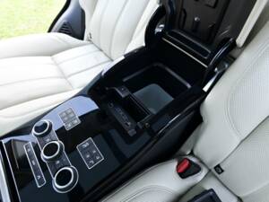 Bild 40/50 von Land Rover Range Rover Autobiography SDV8 (2017)