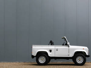 Immagine 3/49 di Land Rover Defender 90 (1990)