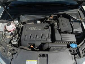 Bild 45/50 von Audi Q3 2.0 TDI quattro (2012)