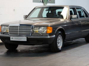 Image 1/31 of Mercedes-Benz 500 SEL (1987)