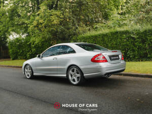 Image 6/47 of Mercedes-Benz CLK 55 AMG (2004)