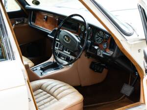 Immagine 4/50 di Daimler Sovereign 4.2 (1978)