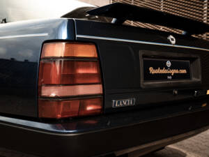 Image 11/43 of Lancia Thema 8.32 (1987)