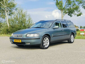 Imagen 13/39 de Volvo V 70 2.4 (2000)