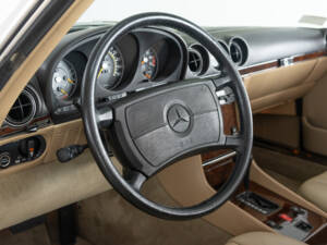 Immagine 31/47 di Mercedes-Benz 560 SL (1987)