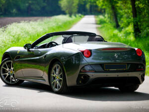 Image 67/85 de Ferrari California (2010)