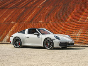 Image 1/33 of Porsche 911 Targa 4S (2021)