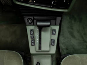 Immagine 24/43 di BMW 528i (1986)