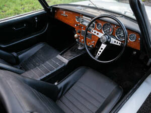 Image 2/34 de Lotus Elan SE (1967)