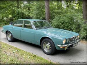 Bild 16/21 von Jaguar XJ 6 4.2 (1974)