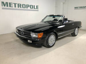 Imagen 1/31 de Mercedes-Benz 560 SL (1986)