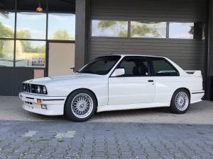 Image 3/27 of BMW M3 (1987)