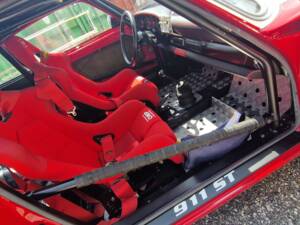 Image 24/31 of Porsche 911 ST 2.2 (1969)