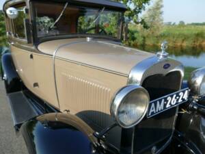 Image 4/15 of Ford Model A Tudor Sedan (1930)