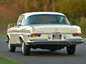 Image 14/50 of Mercedes-Benz 280 SE 3,5 (1971)