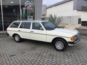 Immagine 31/39 di Mercedes-Benz 240 TD (1983)